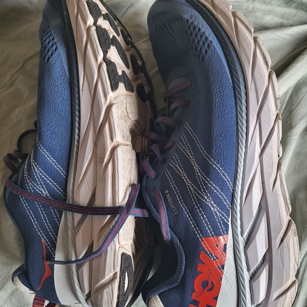 HOKA SNEAKERS